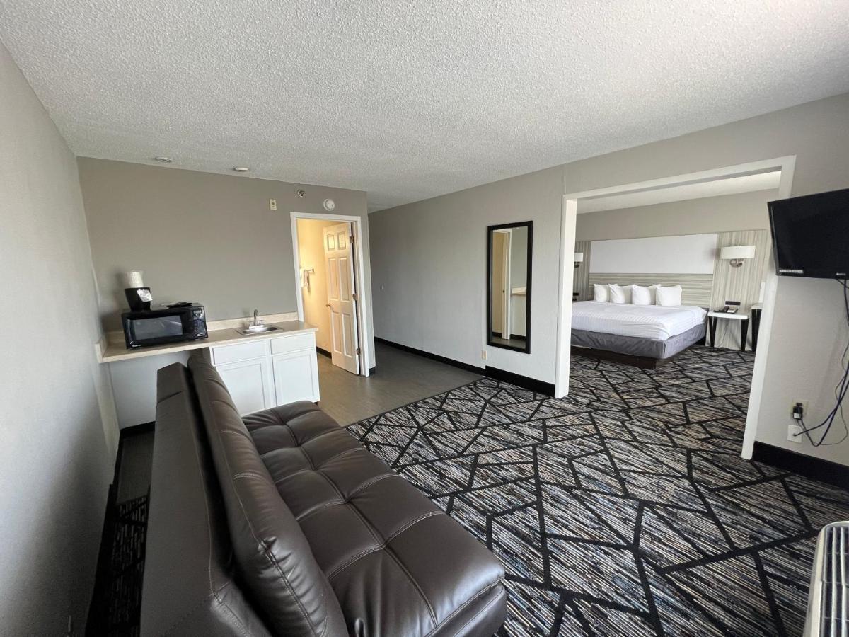 Baymont By Wyndham Peoria Hotel Exterior foto