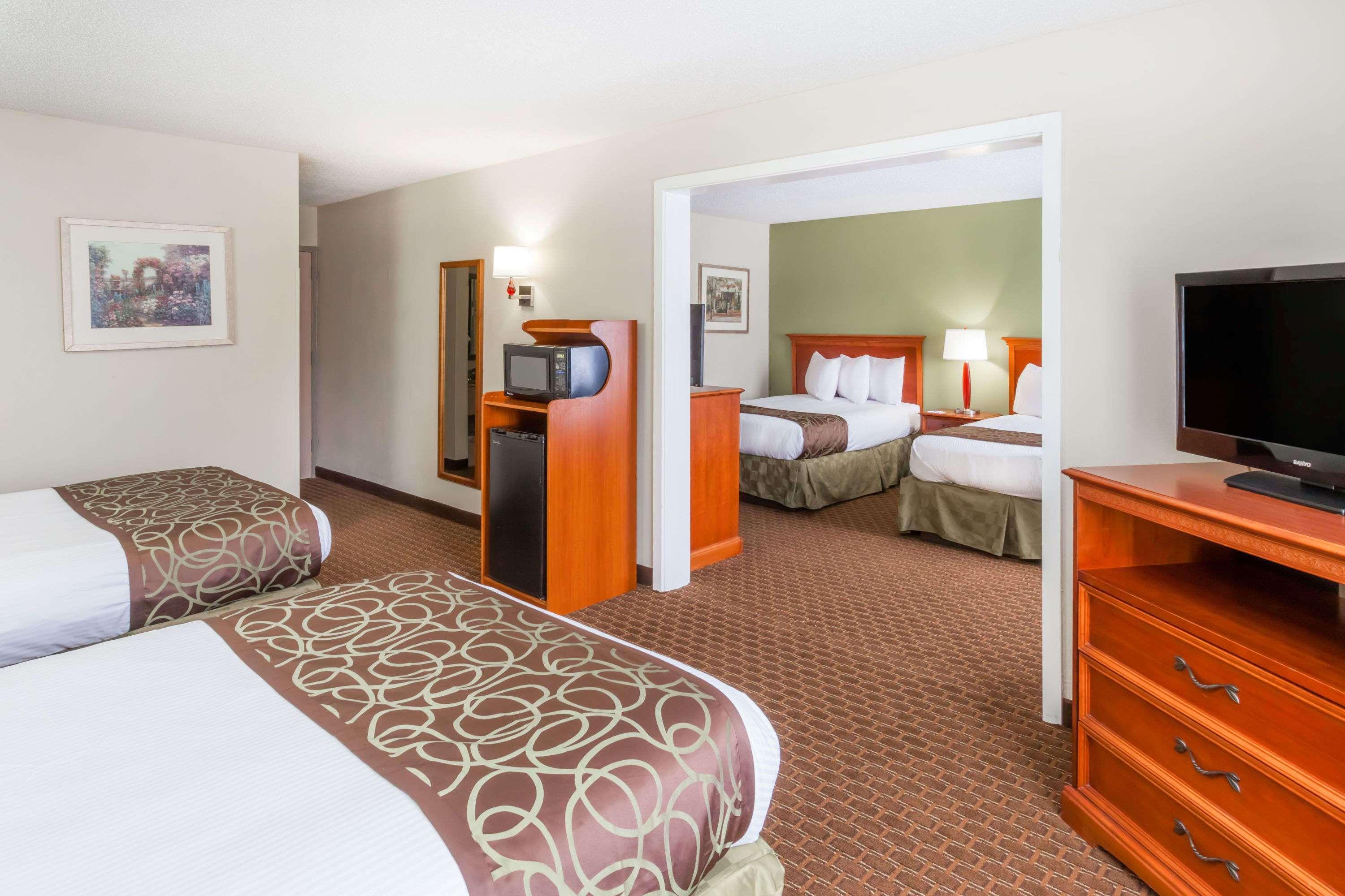 Baymont By Wyndham Peoria Hotel Exterior foto