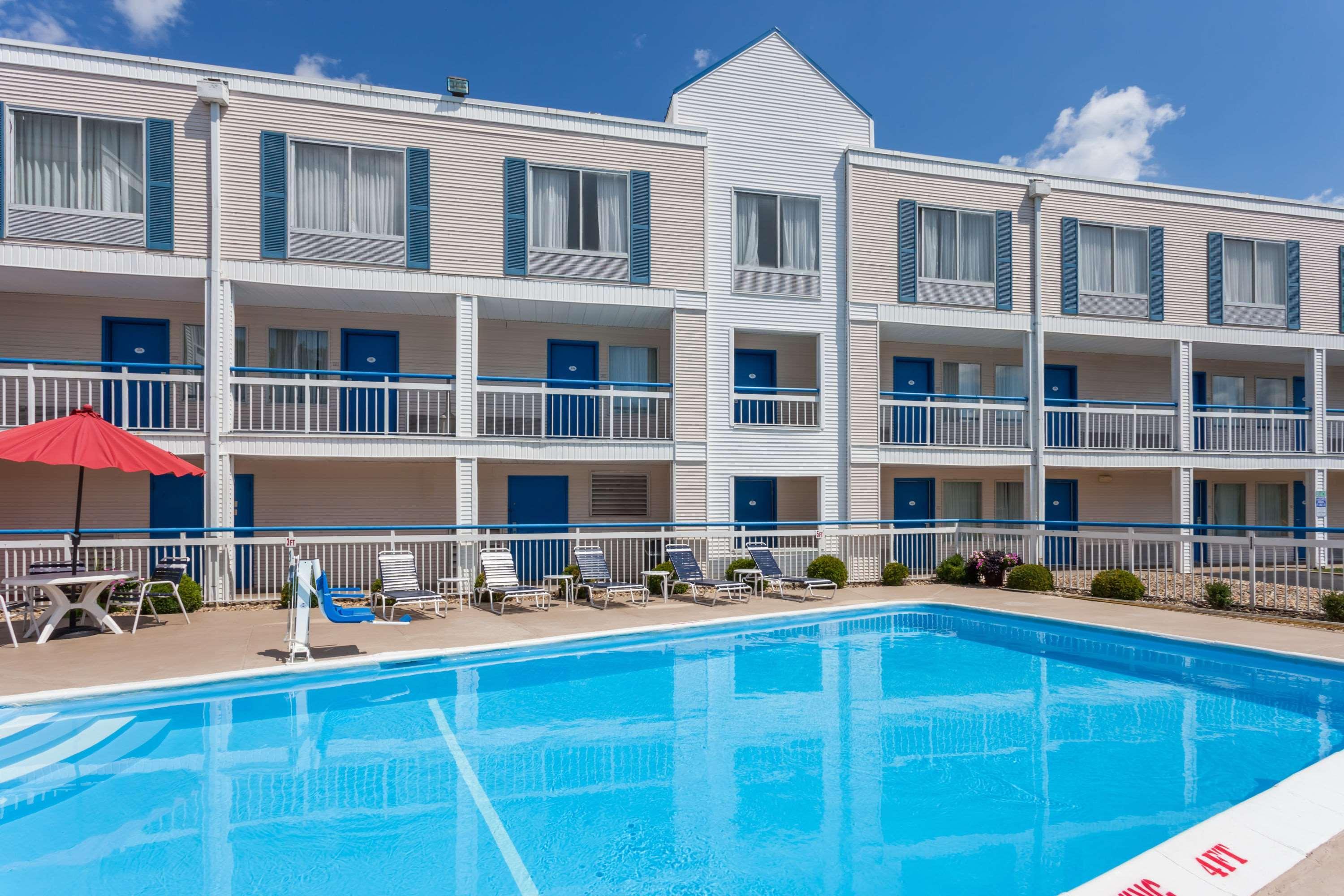Baymont By Wyndham Peoria Hotel Exterior foto