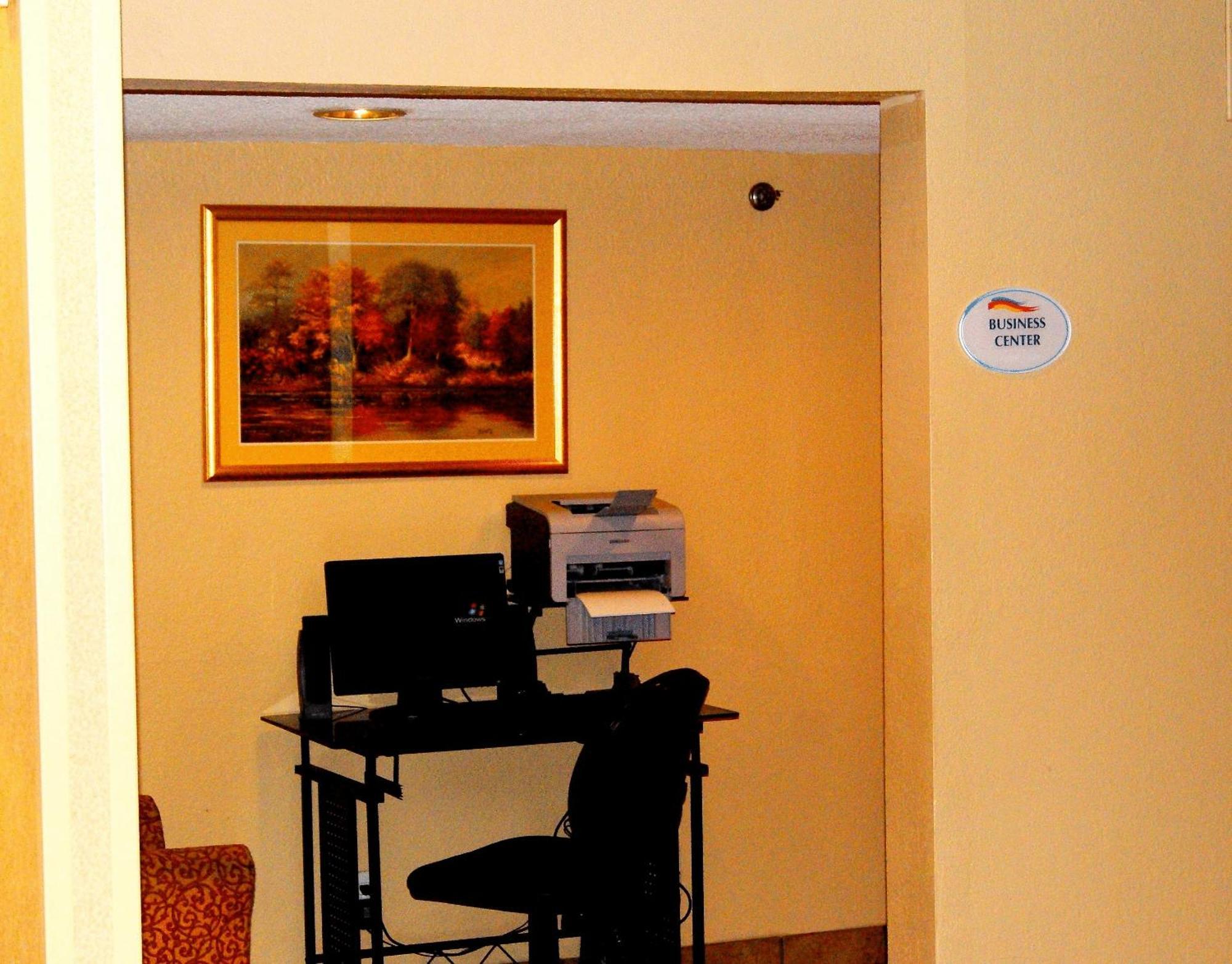Baymont By Wyndham Peoria Hotel Exterior foto